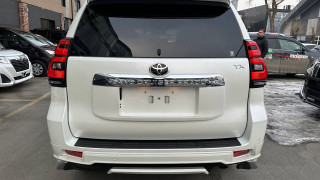 TOYOTA LAND CRUISER PRADO 2019