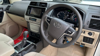 TOYOTA LAND CRUISER PRADO 2019
