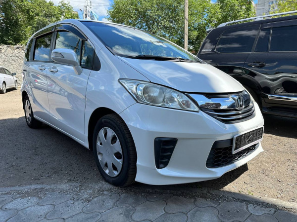 HONDA FREED 2012