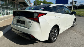 TOYOTA PRIUS 2019