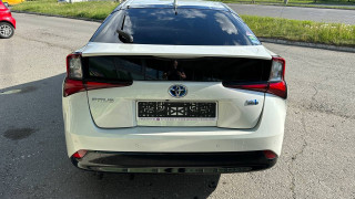 TOYOTA PRIUS 2019
